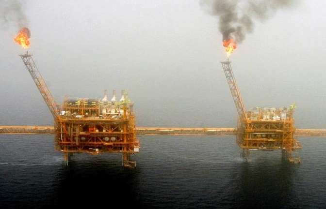 Iran huy động mọi nguồn lực để bán dầu