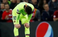 Xe bus của Barcelona bỏ rơi Messi sau trận thua Liverpool