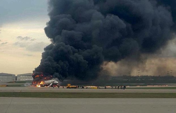 Công bố các thông tin chi tiết vụ cháy máy bay ở Nga