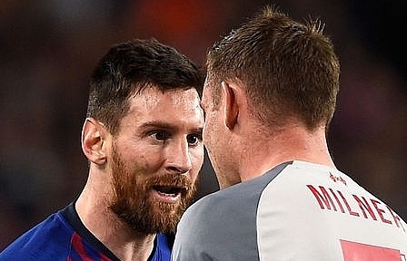 Ngôi sao Liverpool tố bị Messi gọi là “con lừa”