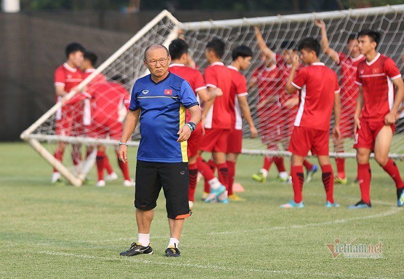 doi tuyen viet nam lui ngay tap trung sang thang 9