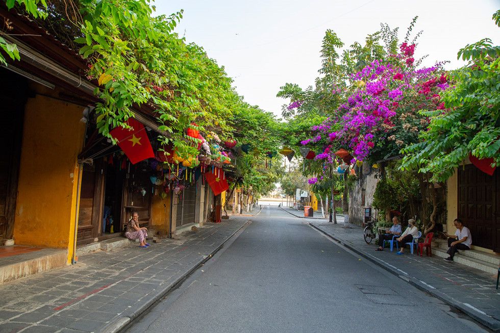 hoi an mo cua hoat dong tham quan binh thuong ke tu ngay 16