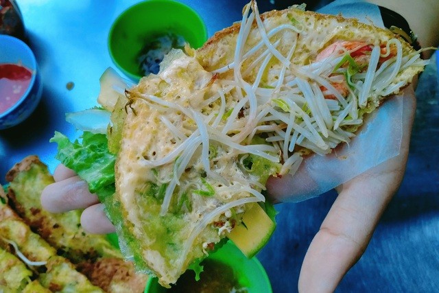 Điều gì khiến bánh xèo Đà Nẵng làm thực khách mê mẩn không quên?
