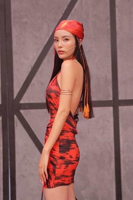 Hoa hậu Việt và các mỹ nhân chuộng đầm khoe dáng thon