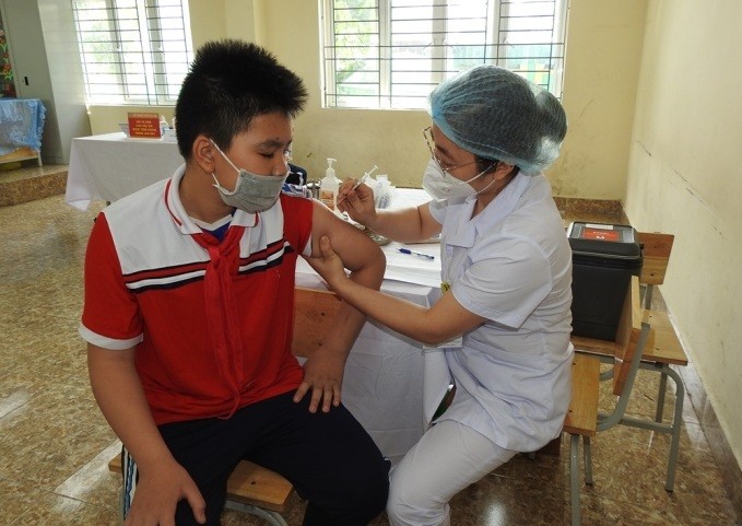 Bộ Y tế hướng dẫn tiêm mũi 3 vaccine phòng COVID-19 cho trẻ từ 12-17 tuổi