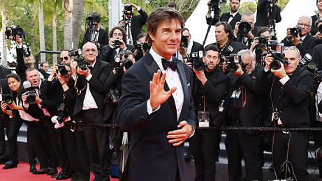 Tom Cruise tham dự buổi công chiếu phim 'Top Gun: Maverick' của anh trong khuôn khổ Liên hoan phim Cannes. Sự xuất hiện của tài tử nổi tiếng bậc nhất thế giới thu hút sự chú ý của truyền thông, khán giả.