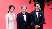 LHP Cannes 2022: Nữ diễn viên Trung Quốc Thang Duy thanh lịch trên thảm đỏ