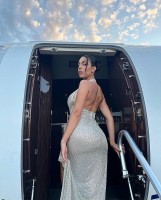 Georgina Rodriguez đi máy bay riêng tới Pháp dự LHP Cannes 2022