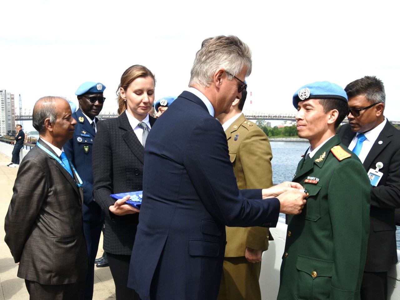 Liên hợp quốc trao tăng Huy chương Liên hợp quốc cho các sỹ quan Quân đội Nhân dân Việt Nam