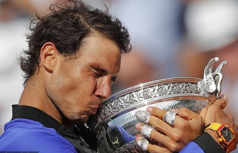 Nadal nói gì sau khi hoàn tất cú "decima" tại Roland Garros?