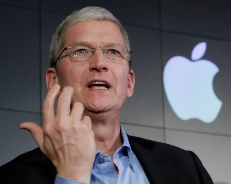 CEO Tim Cook hé lộ về dự án xe không người lái của Apple
