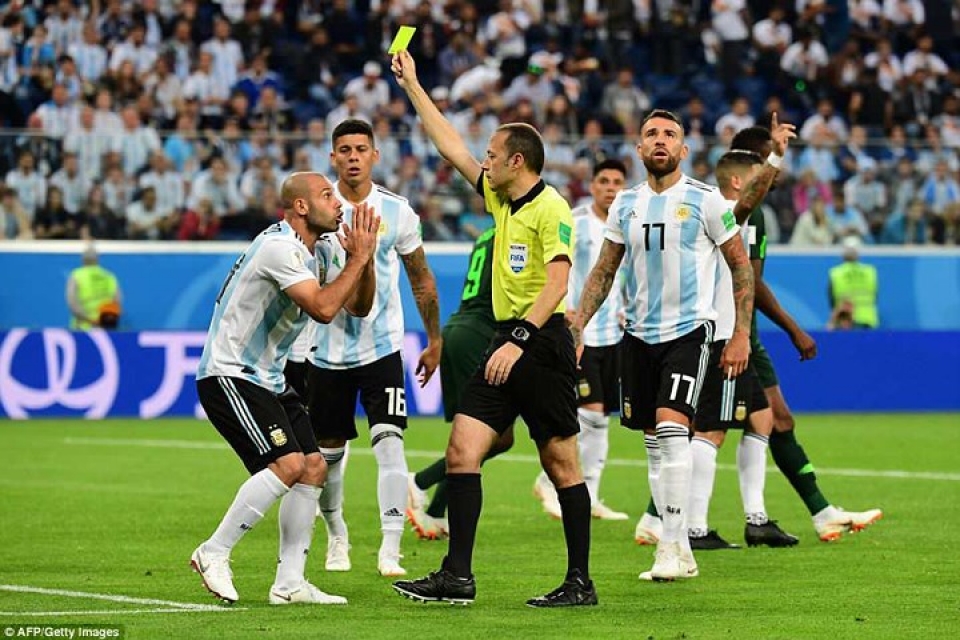 argentina 2 1 nigeria messi toa sang nhung rojo moi la nguoi hung