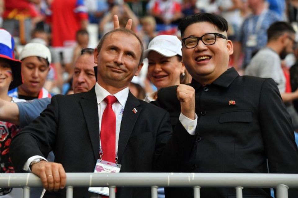 ban sao kim jong un putin gay sot tai world cup