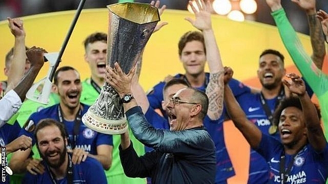 chelsea va juventus dat thoa thuan mua ban hlv maurizio sarri voi gia 5 trieu bang