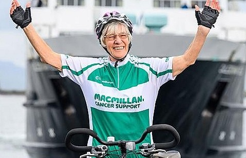 Cụ bà cao tuổi nhất thế giới ghi danh kỷ lục Guinness khi chinh phục chiều dài nước Anh bằng xe đạp