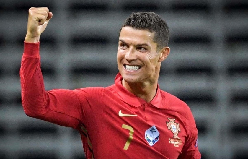 Cristiano Ronaldo, Vua phá lưới EURO 2021: Hãy cùng nhìn lại những pha lập công đình đám của Ronaldo tại EURO 2021, khi anh giành danh hiệu Vua phá lưới. Năng lượng và sự nỗ lực của Ronaldo sẽ khiến bạn ngưỡng mộ và cảm thấy mãn nhãn. Xem ngay hình ảnh liên quan để thưởng thức những bàn thắng đẳng cấp của anh.