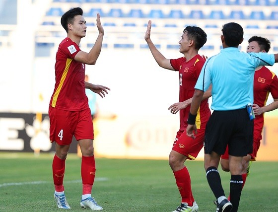 U23 châu Á 2022: HLV Gong 'mát tay' với U23 Việt Nam, quê nhà khen; điểm danh Bảng D
