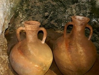 Israel trục vớt tàu gốm còn nguyên vẹn, niên đại 2.000 năm