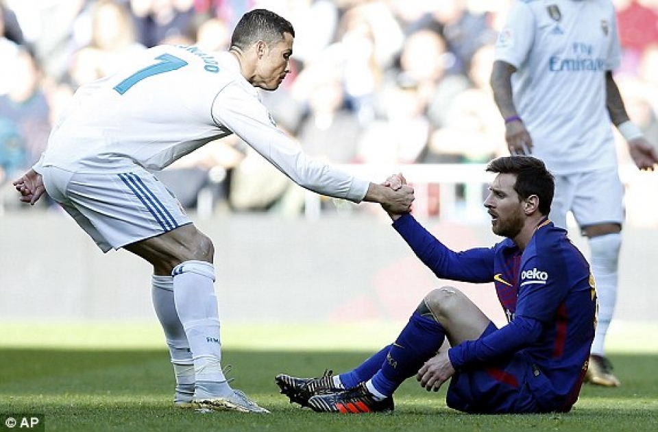 Với những ai đang tìm kiếm cuộc đối đầu kinh điển giữa Ronaldo và Messi, hãy xem hình ảnh và cảm nhận tài năng của hai ngôi sao này trên sân cỏ. Chắc chắn bạn sẽ không phải thất vọng vì những gì mà họ mang lại cho bóng đá thế giới.