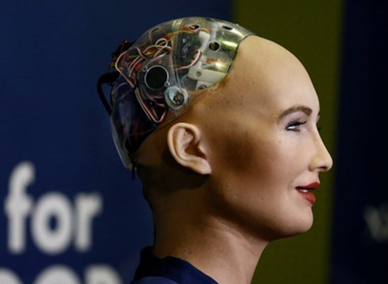 Robot Sophia đến Việt Nam tư vấn về Công nghiệp 4.0
