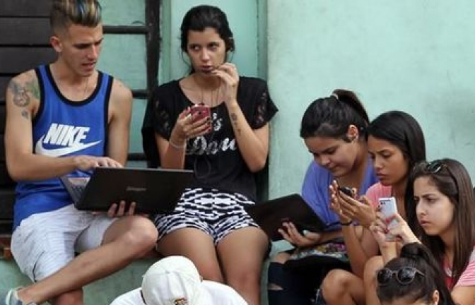Cuba bắt đầu cung cấp dịch vụ truy cập Internet di động
