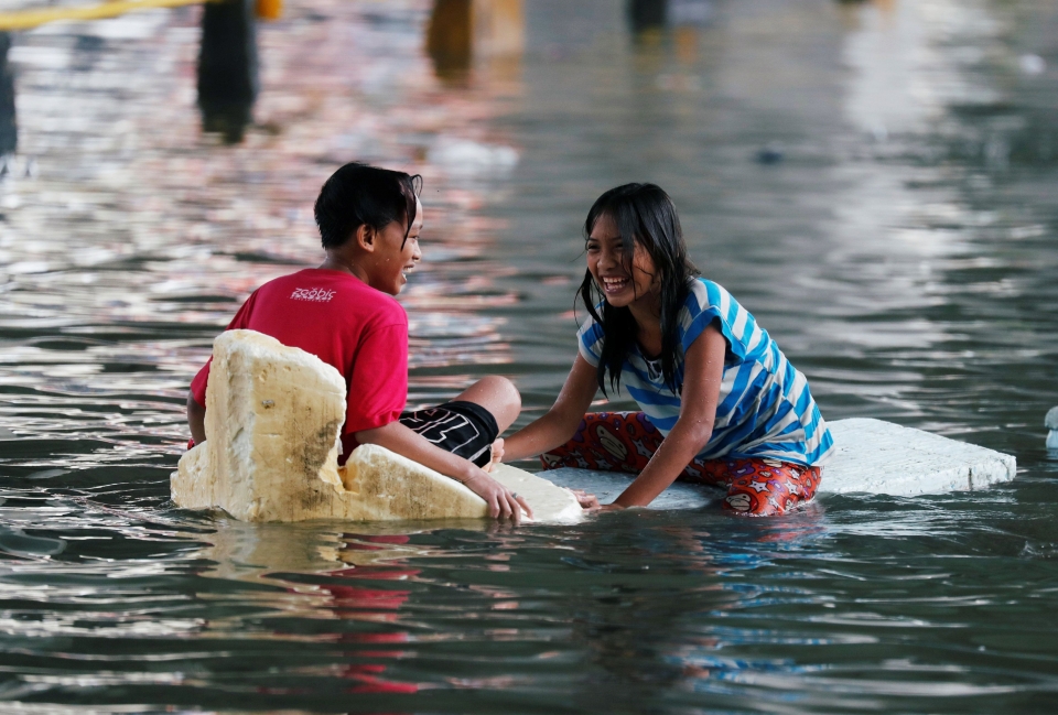 bao son tinh gay ngap lut tren dien rong tai philippines