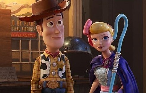 Toy Story 4 tiếp tục khuynh đảo phòng vé Bắc Mỹ, Disney kiếm bộn nhờ top 4 "bom tấn"