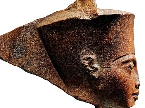 Đầu tượng pharaoh Tutankhamun của Ai Cập được bán đấu giá 6 triệu USD