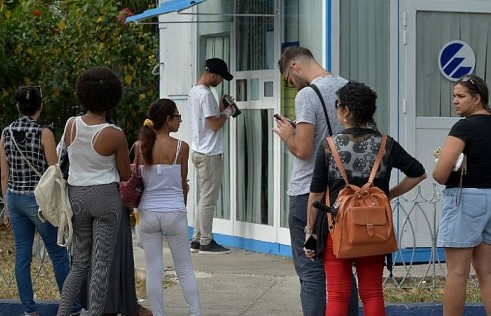 Cuba chính thức triển khai dịch vụ Wi-Fi tại nhà riêng