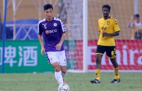 Thừa nhận CLB đang khủng hoảng nhân sự, HLV Chu Đình Nghiêm muốn Văn Hậu trở lại Hà Nội FC
