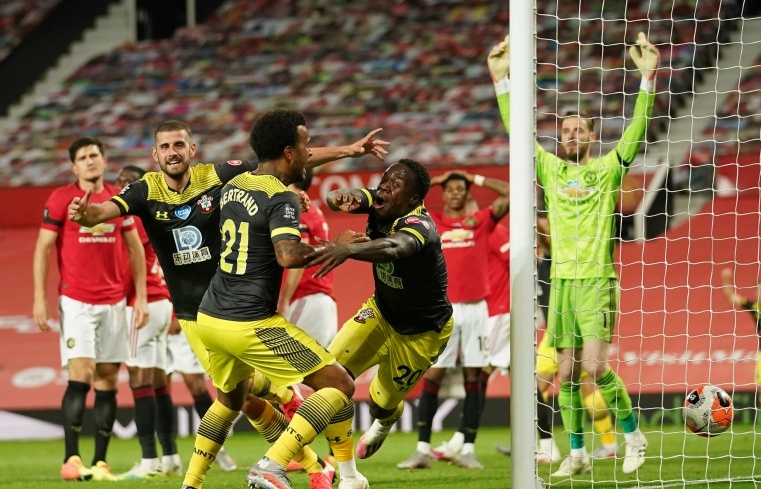 Man Utd-Southampton: 'Quỷ đỏ' đánh rơi chiến thắng ở phút bù giờ