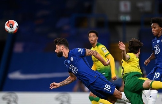 Ngoại hạng Anh: Thắng sát nút Norwich, Chelsea tạm thời bỏ xa Man Utd