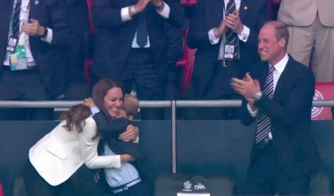 EURO 2021: Khoảnh khắc ngọt ngào Hoàng tử George với Công nương Kate khiến fan thích thú