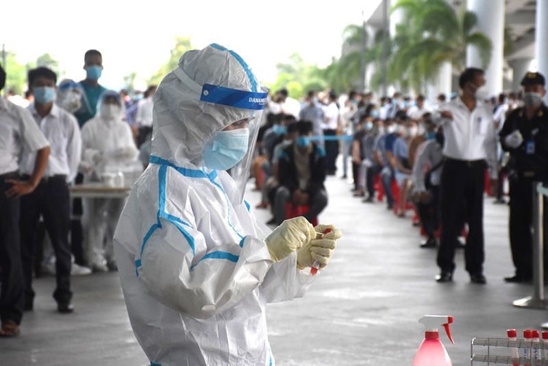 Covid-19: Cụ ông 74 tuổi ở Đà Nẵng nhiễm SARS-CoV-2; TP. Hồ Chí Minh thêm 3 ca tử vong
