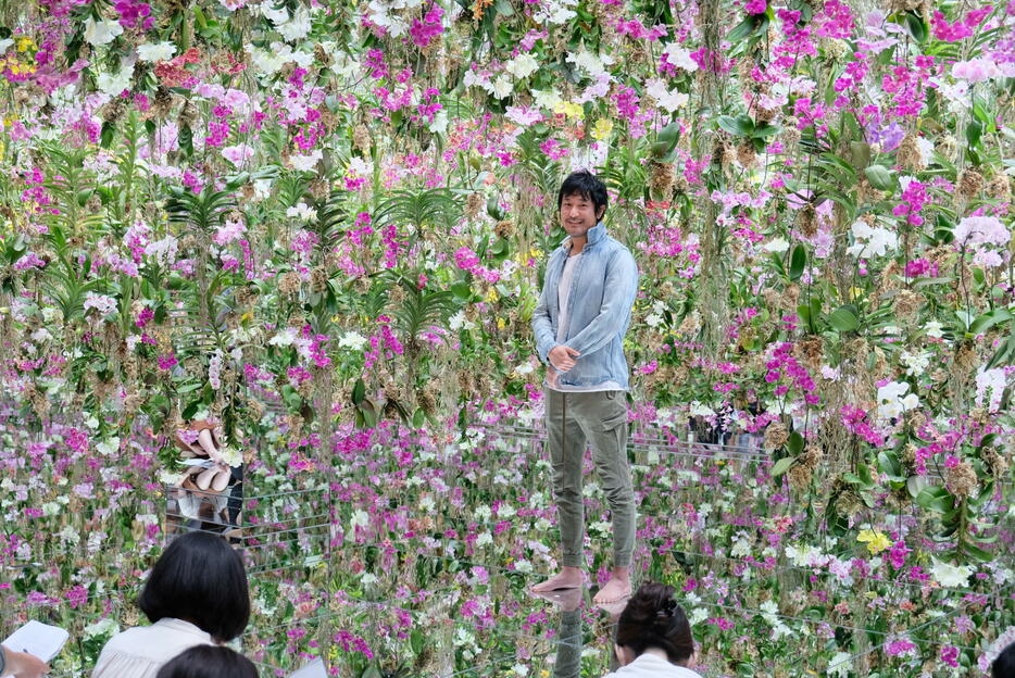 Mê mẩn với triển lãm hiệu ứng 3D từ 13.000 cây hoa lan ở Nhật Bản