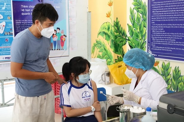 PM urges faster COVID-19 vaccination in face of sub-variant BA.5 | Health | Vietnam+ (VietnamPlus)