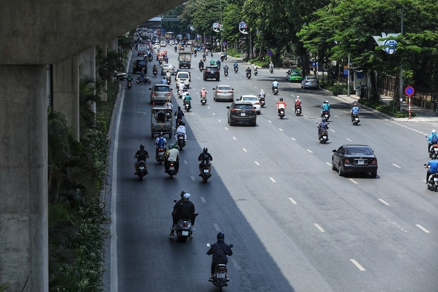 Dự báo thời tiết đêm nay và ngày mai (4-5/7): Hà Nội nắng nóng; Trung Bộ nắng nóng gay gắt; Bắc Bộ, phía Nam chiều tối có mưa to cục bộ