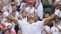 Rafael Nadal vượt qua chấn thương giành vé vào bán kết Wimbledon 2022