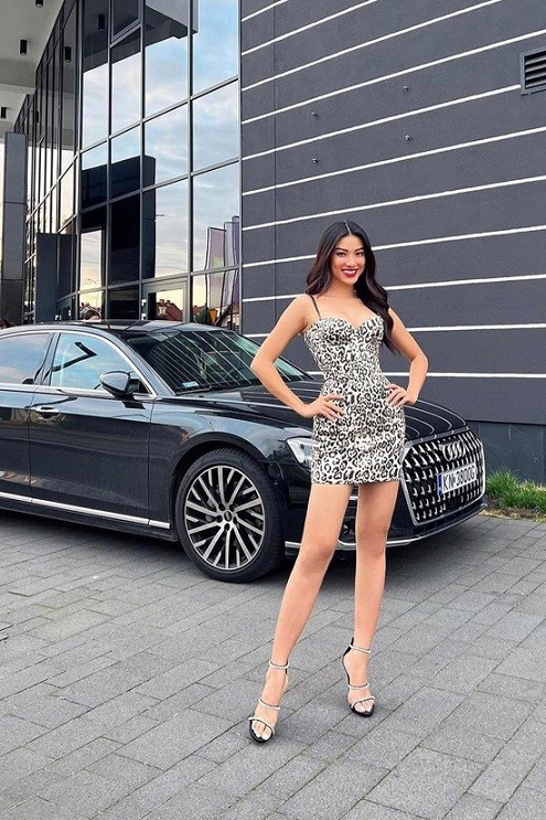 Miss Supranational 2022: Á hậu Kim Duyên diện váy đầm gợi cảm dạo phố Ba Lan