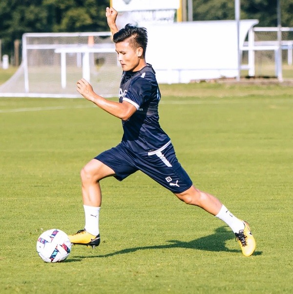 Quang Hải nỗ lực thích nghi với đội bóng mới Pau FC