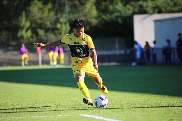 Quang Hải nỗ lực thích nghi với đội bóng mới Pau FC