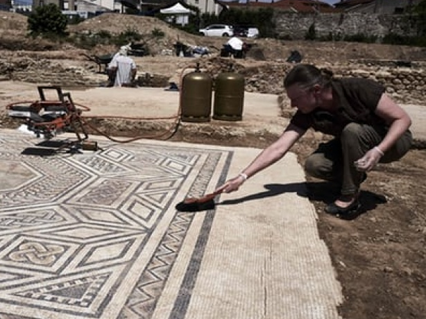 Pháp: Phát hiện dấu tích của một thành phố cổ