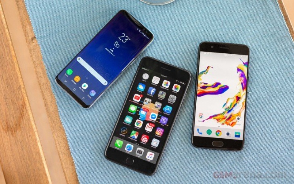 samsung so 1 ve ban smartphone oppo huawei chen chan top dau