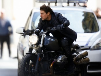 Tom Cruise bị thương nghiêm trọng, Mission Impossible 6 phải dừng quay