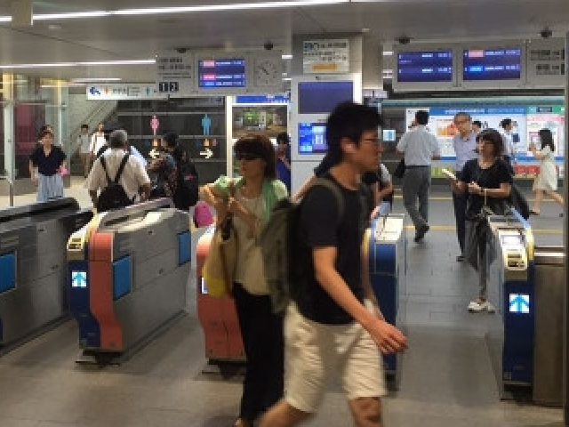 Vì sao hệ thống tàu điện ngầm Nhật Bản khiến thế giới khâm phục