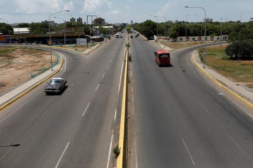 venezuela vat va voi tinh trang thieu dien thap sang va chong nong