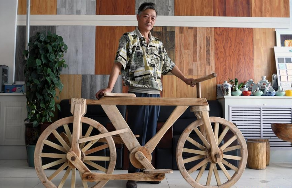 Chiếc xe đạp hoàn toàn bằng gỗ có thể hoạt động bình thường