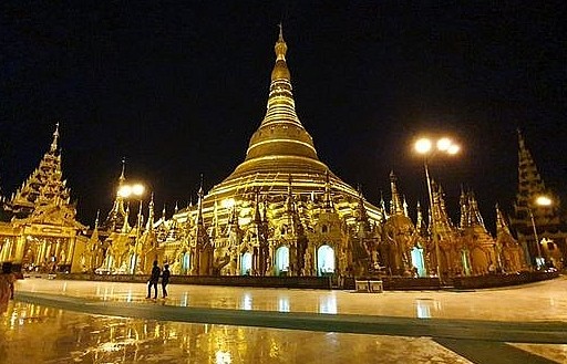 Myanmar: Choáng ngợp ngôi chùa 2.500 tuổi, gắn 4.531 viên kim cương, dát 90 tấn vàng