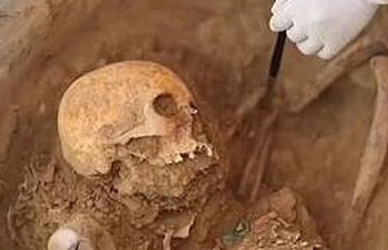 Hy Lạp: Phát hiện hai hầm mộ cổ gần 3.400 năm chưa bị cướp phá