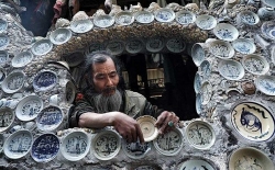 Trang trí nhà bằng 10.000 đĩa cổ, người đàn ông Việt lên báo nước ngoài